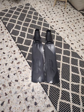 סנפירי C4 Predator לצלילה