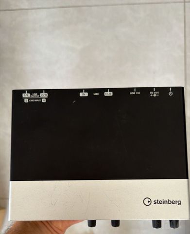 Steinberg UR242 – כרטיס קול
