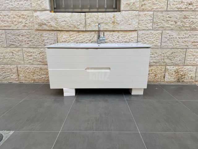 ארון אמבטיה