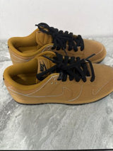 nike dunk low sb  wheat gum