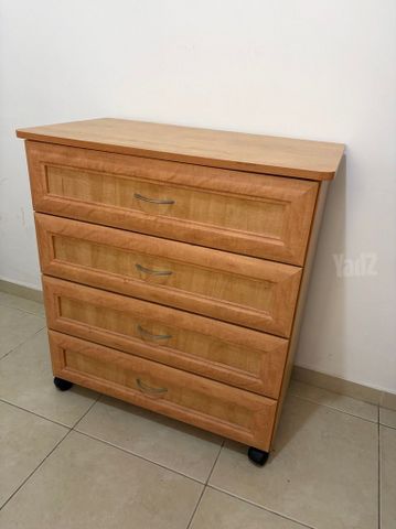 שידה צבע עץ