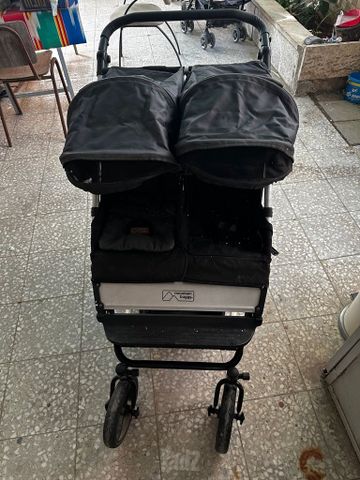 עגלת תאומים buggy