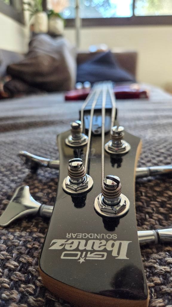 גיטרה בס חדשה Ibanez