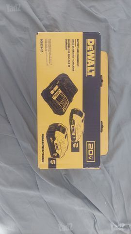 סוללות ומטען DeWalt
