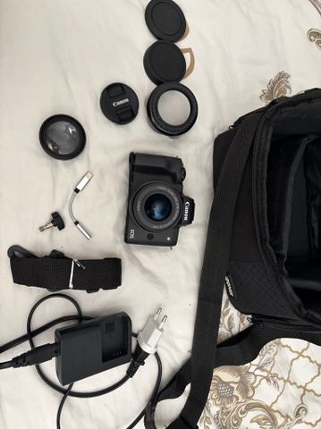 CANON EOS M50 מצלמת