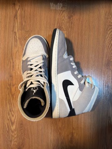 Air Jordan 1 Mid  - מידה 45