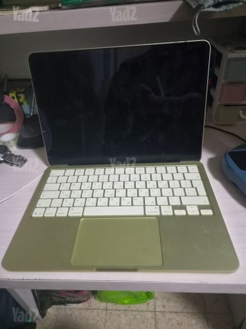 למכירה MacBook Neo