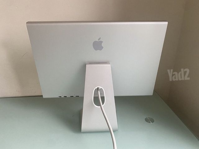 Apple Cinema Display 20”