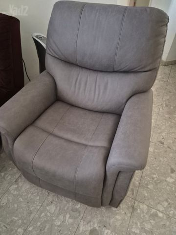 כורסת עור לסלון