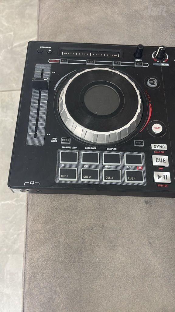 קונטרולר DJ