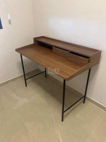 שולחן