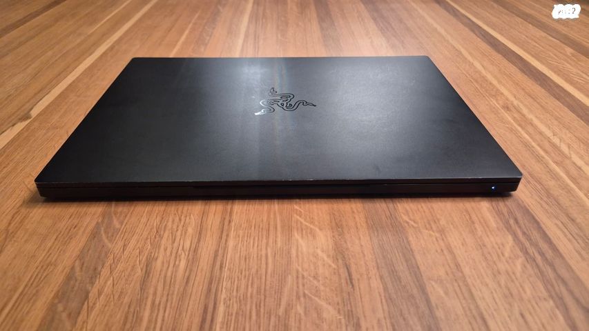 Razer Blade Stealth 13 4K מגע