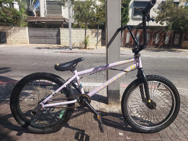 אןפני BMX HARO LEUCADIA