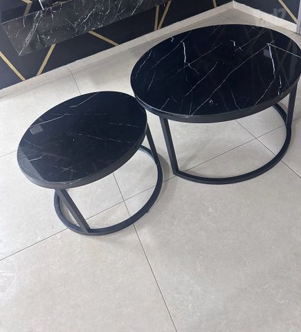 שולחנות ומזנון