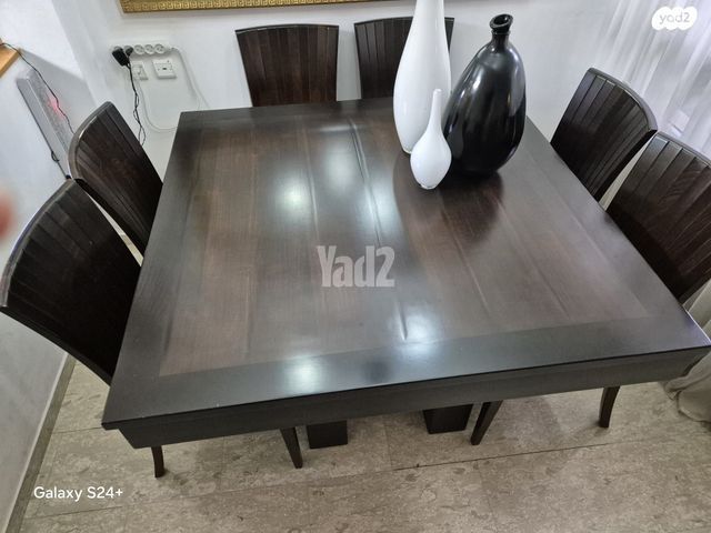 שולחן אוכל
