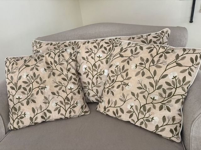 ספה  love seat