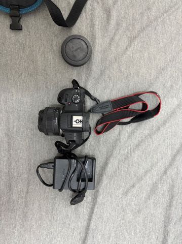 Canon r100
