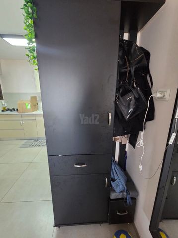 ארון כניסה