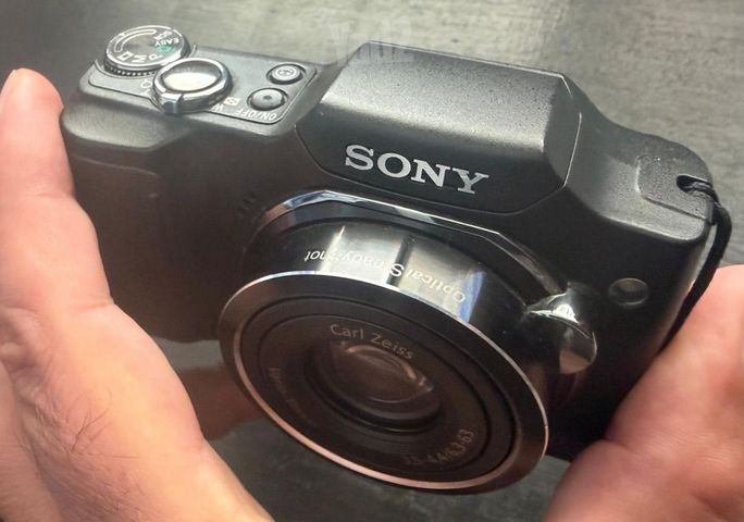 Sony Cyber-shot DSC-H20