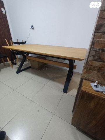 שולחן
