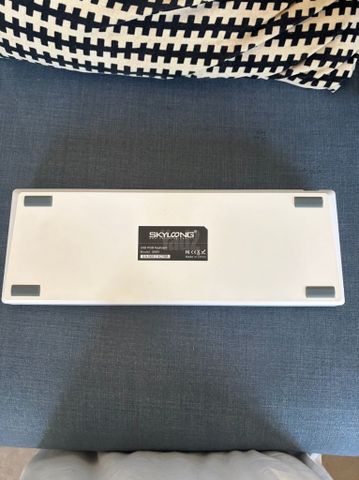 GK61 לבנה