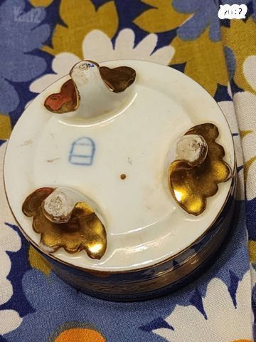 קופסת פורצלן  Augarten a