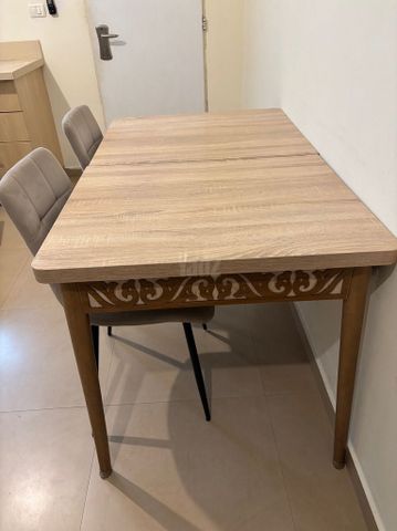 שולחן
