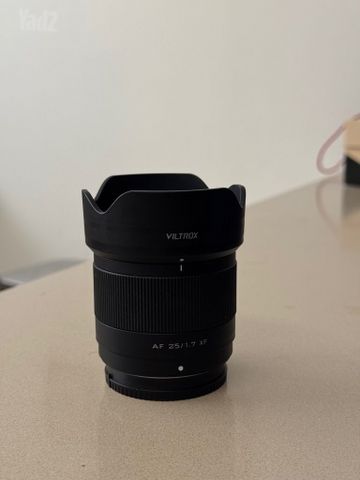 Viltrox 25mm F1.7 עדשה