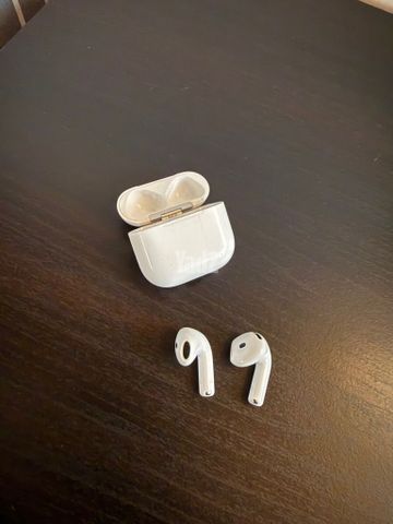 Apple Airpods 4