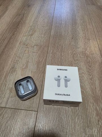 Samsung Buds 4