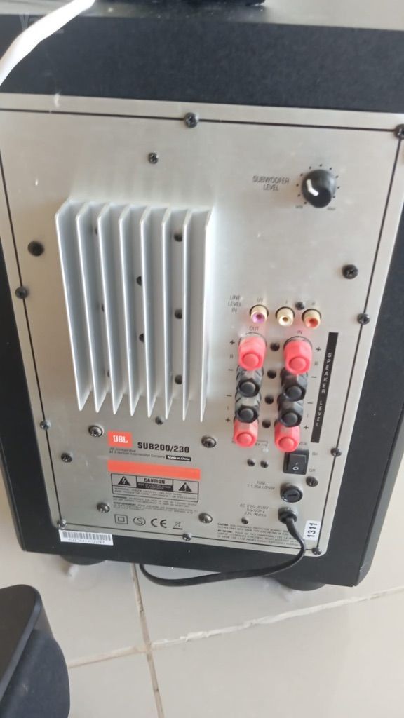 סאבוופר של JBL