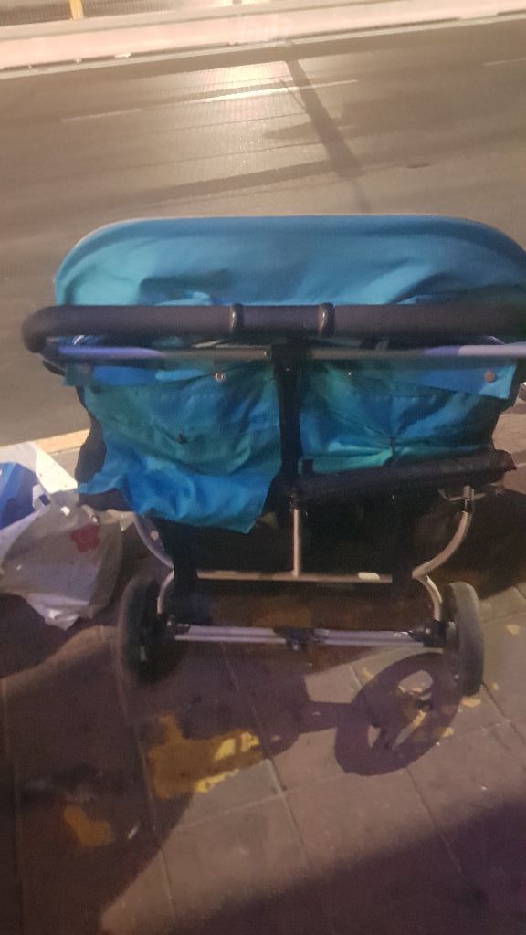 עגלת תאומיים