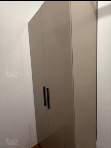 ארון שתי דלתות