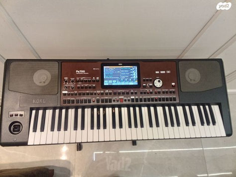Korg Pa700