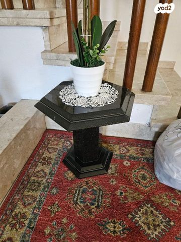 שולחנות שיש