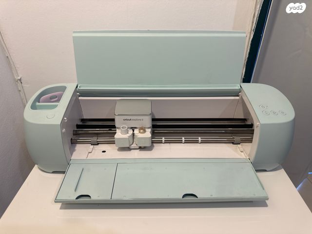 Cricut explore 3 עובדת מצויין