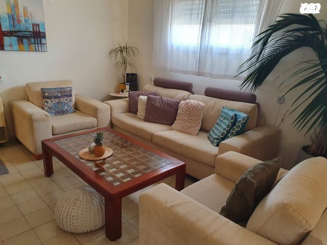 שולחן וינטג׳ מעץ מלא וזכוכית