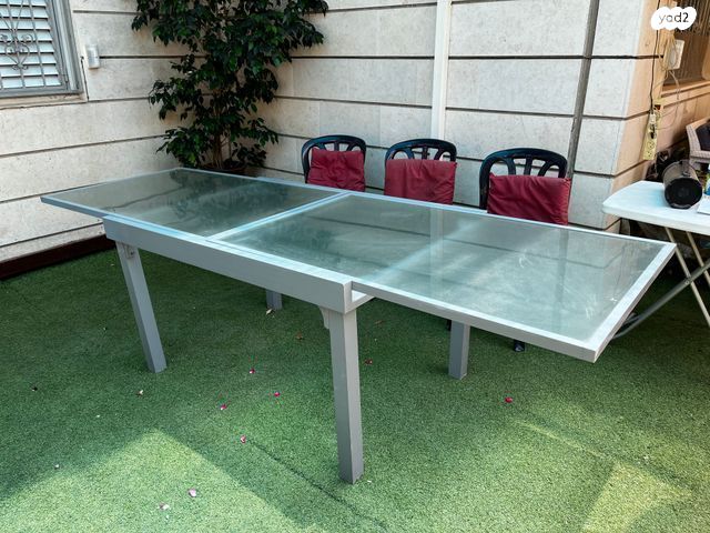 שולחן