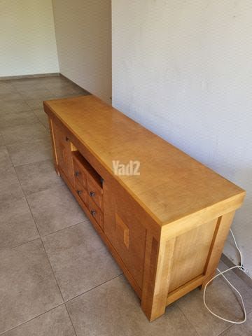 מזנון מעץ מלא