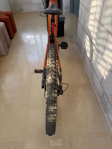 E-bicycle giant