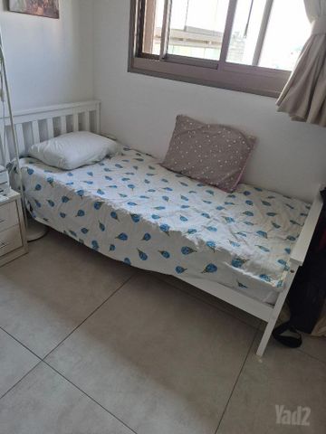 מיטת יחיד 90 על 190