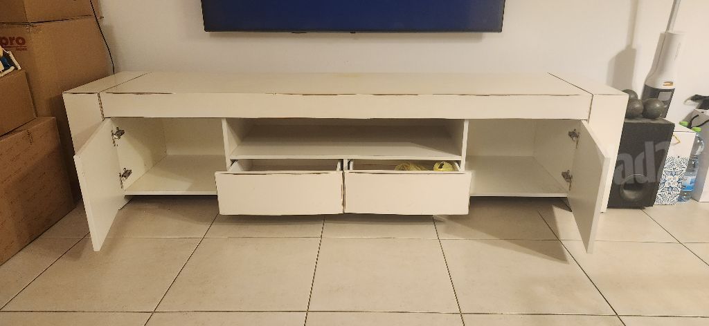 מזנון מעץ מלא