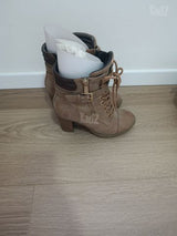 חצי מגף GUESS