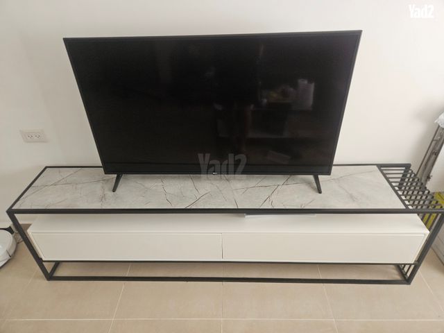 סט מזנון ושולחן לסלון