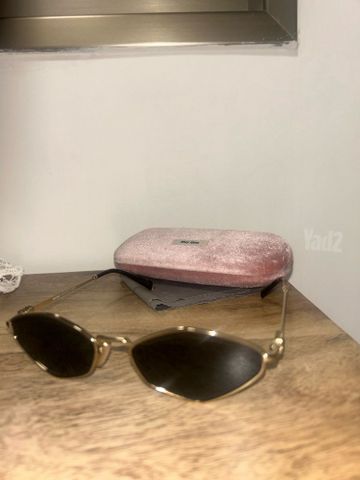 משקפי שמש MIU MIU