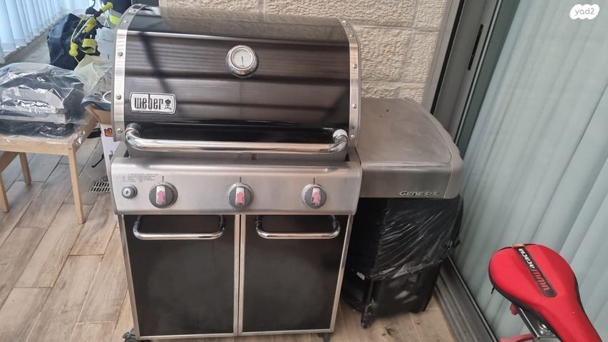 גריל Genesis E-315 חברת WEBER