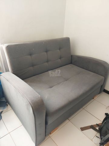 ספה נפתחת עם ארגז מצעים