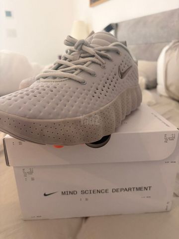 נעליי Nike mind 002