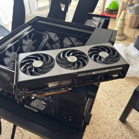 AMD Radeon RX 7800 XT