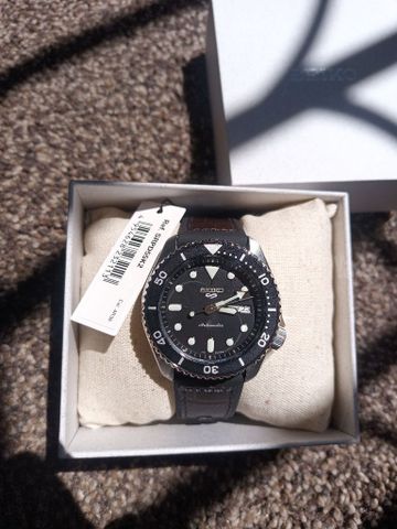 seiko 5 sports